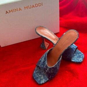 Selling beautiful sandals